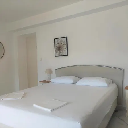 Dian דירה נאום